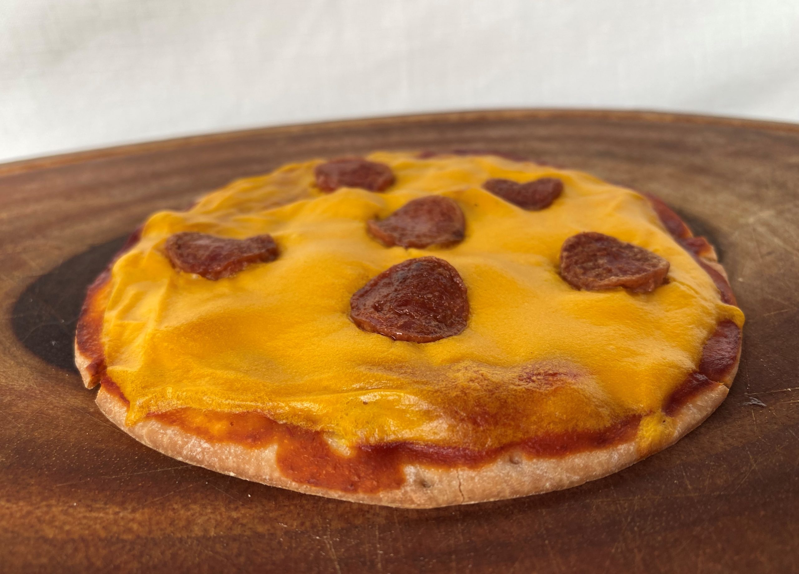 Pizza sem glúten e sem lactose com cheddar vegano