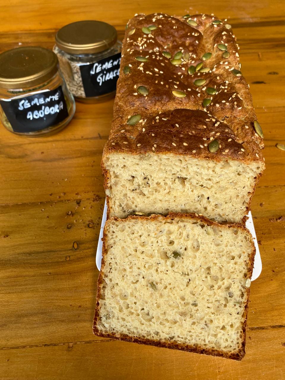 Pão integral sem glúten e sem leite