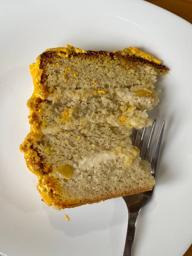 Gluten-free and lactose-free sponge cake